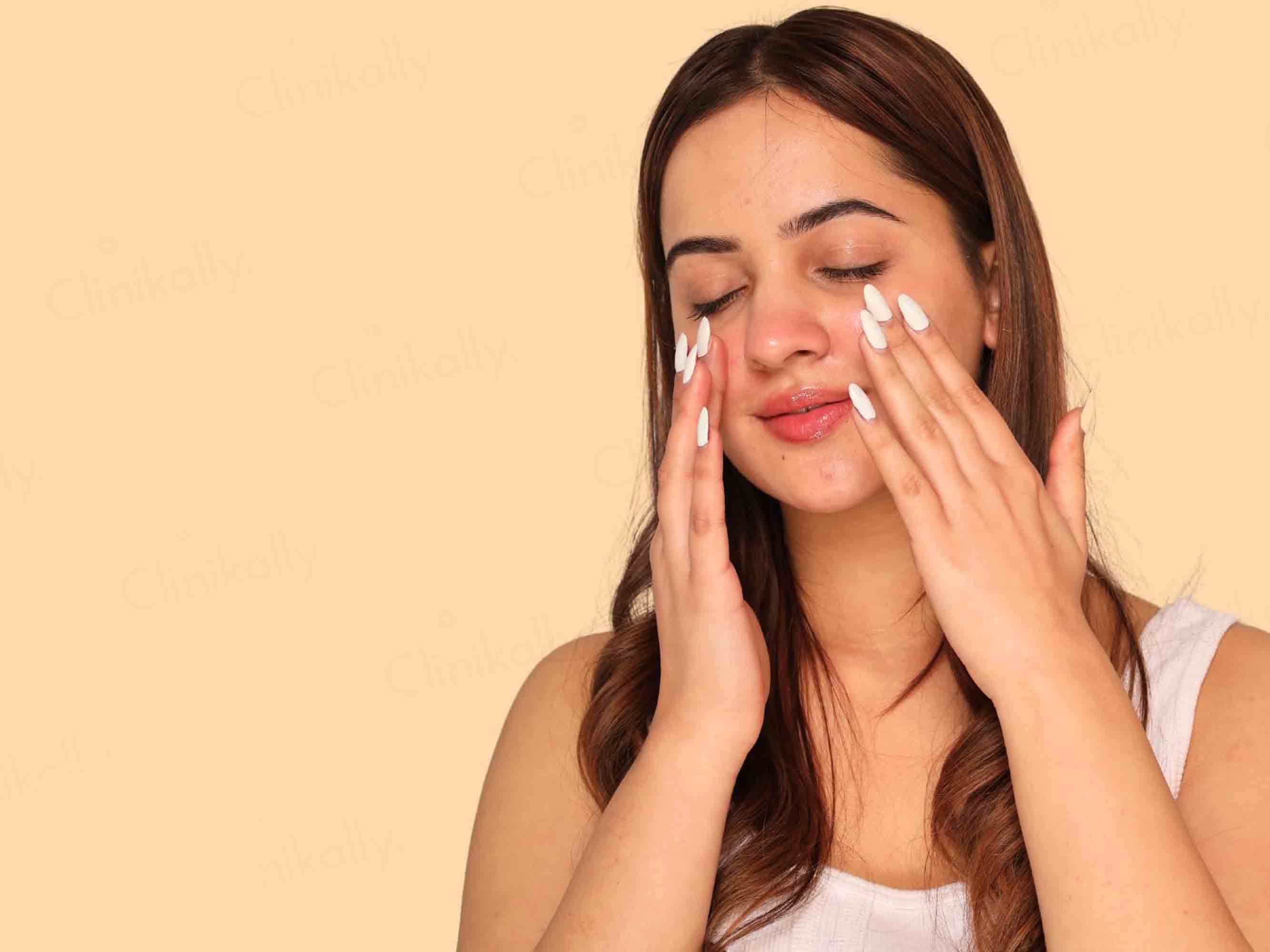 Dermabay Hyaluronic Acid Hydrating Face Serum - Image 3